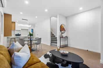 216 Henwood Road, Westgate