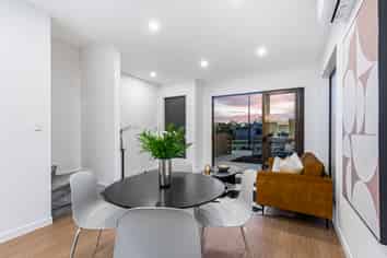 216 Henwood Road, Westgate