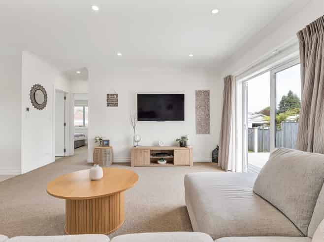 54A Cloten Road, Stratford