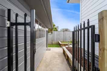 54A Cloten Road, Stratford