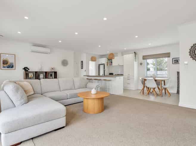 54A Cloten Road, Stratford