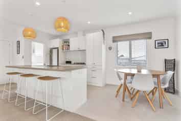 54A Cloten Road, Stratford