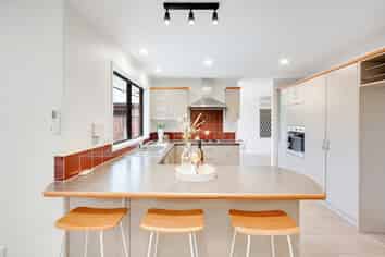 10 Wiltshire Drive, Huntington