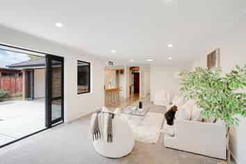 10 Wiltshire Drive, Huntington