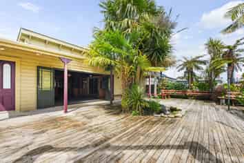 Prime Hospitality Premises for Lease - Takaka