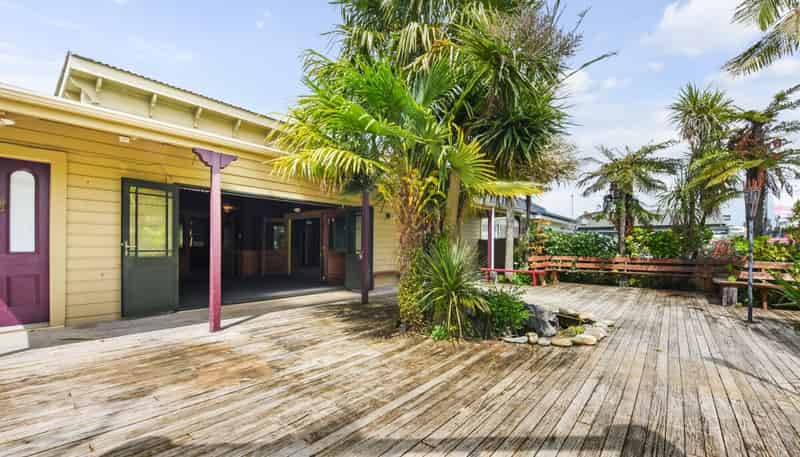 90 Commercial Street, Takaka