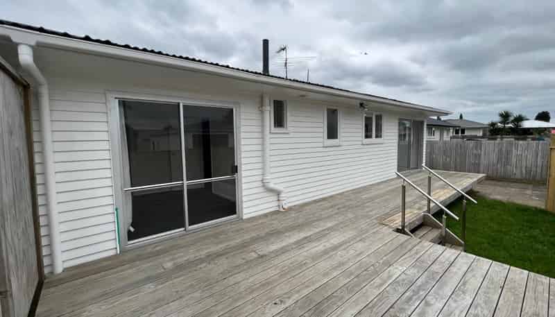 25 Hill Crescent, Papakura