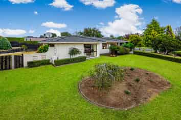 1 Elrita Place, Conifer Grove