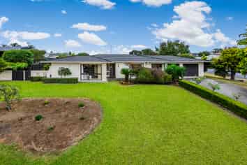 1 Elrita Place, Conifer Grove