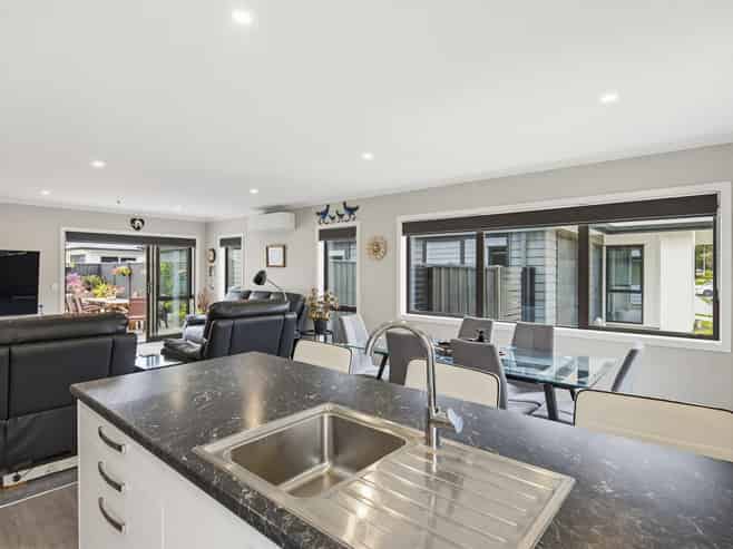 12 Enereta Road, Otaki