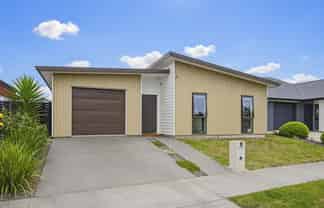 12 Enereta Road, Otaki