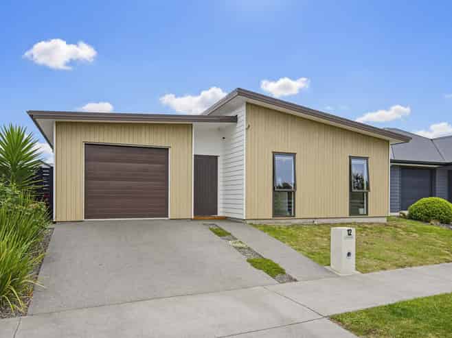 12 Enereta Road, Otaki