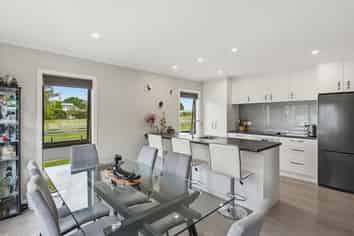 12 Enereta Road, Otaki