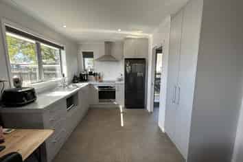 3 Tamarisk Place, Parklands