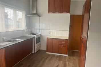 102 Kolmar Road, Papatoetoe