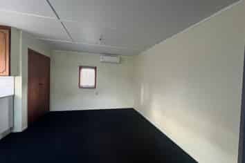 102 Kolmar Road, Papatoetoe