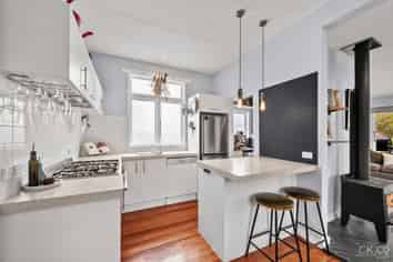 13 Plunket Avenue, Petone