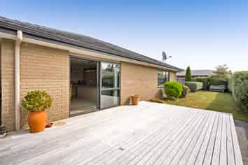 18b Estate Grove, Inglewood