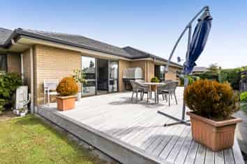 18b Estate Grove, Inglewood