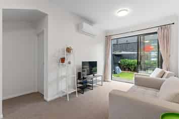 9 Oranga Drive, Westgate