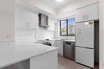 9 Oranga Drive, Westgate