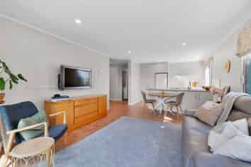 43C Woodward Road, Mount Albert