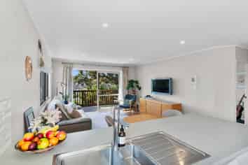 43C Woodward Road, Mount Albert