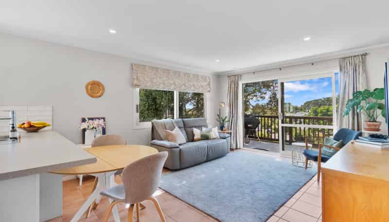 43C Woodward Road, Mount Albert