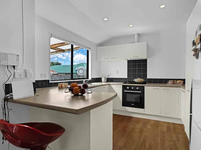 24 Nuneaton Drive, Flat Bush