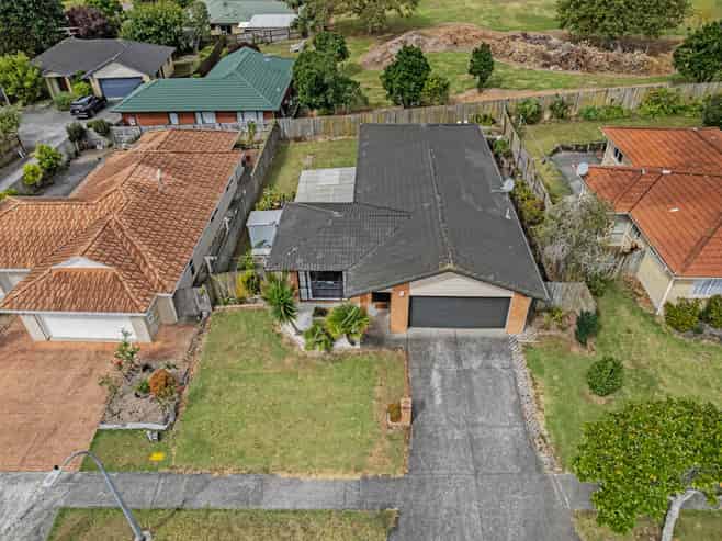 24 Nuneaton Drive, Flat Bush