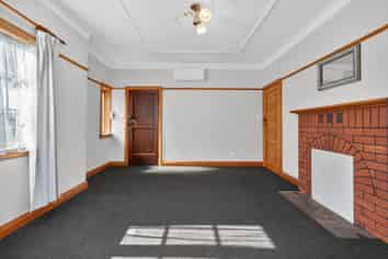 34 Riddlers Crescent, Petone