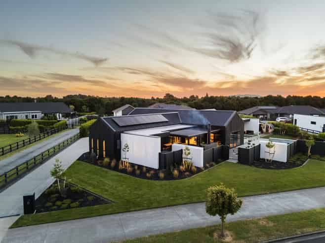 13 Mike Smith Drive, Cambridge