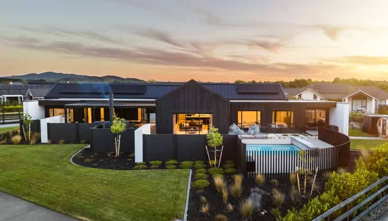 13 Mike Smith Drive, Cambridge