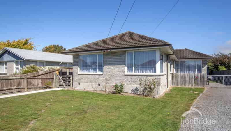 53 Greenhaven Drive, Burwood