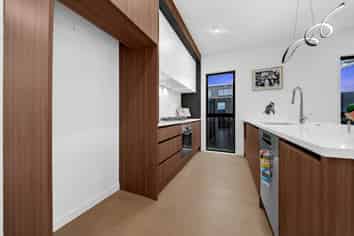 43 Derbyshire Lane, Karaka