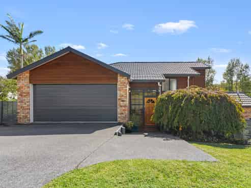 5 Azure Grove, Unsworth Heights