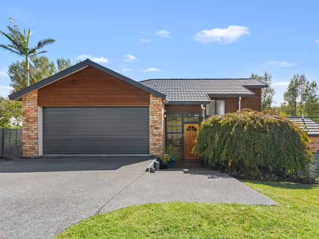 5 Azure Grove, Unsworth Heights