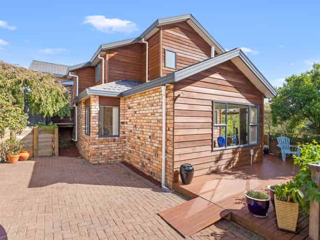 5 Azure Grove, Unsworth Heights