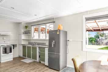 5 Scanlon Place, Westport