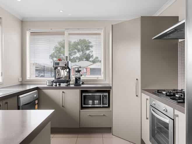 13 Landmark Court, Huntington