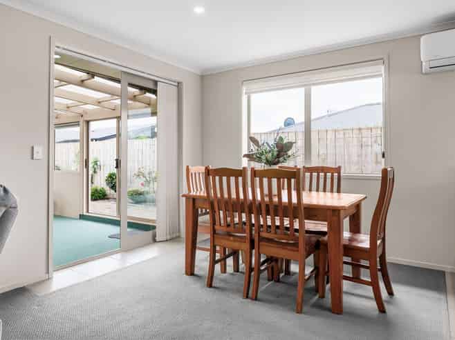 13 Landmark Court, Huntington