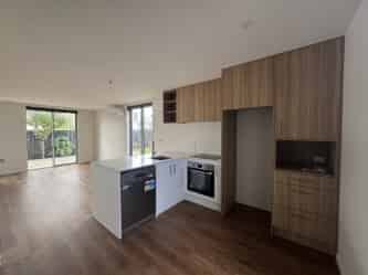 6/25  Tranent Road, Mangere