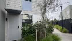 6/25  Tranent Road, Mangere