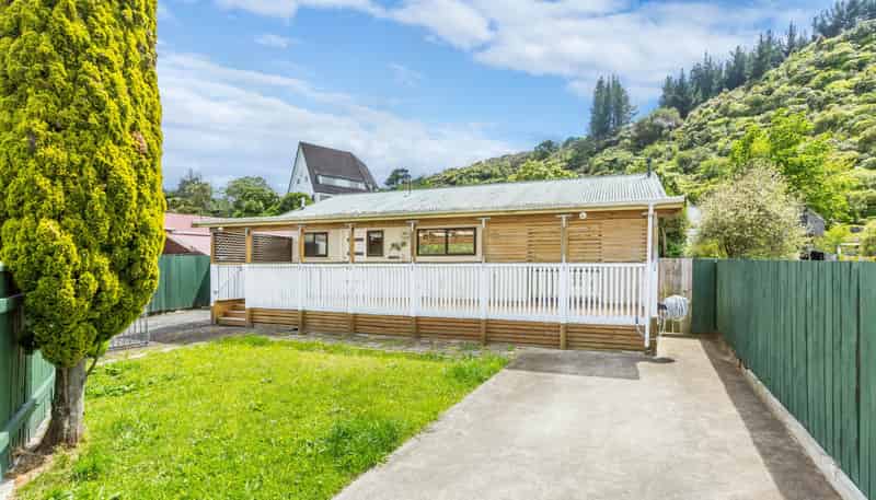 6 Edmund Lomas Grove, Birchville