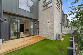 2C Coronation Street, Belmont