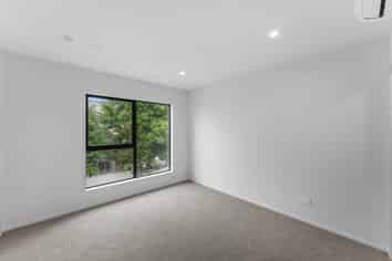 2D Coronation Street, Belmont