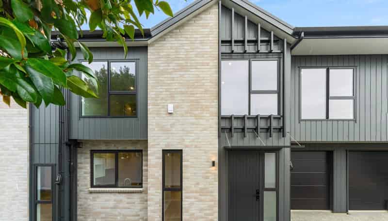 2D Coronation Street, Belmont