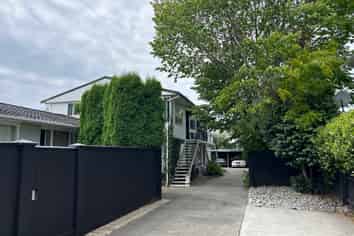 4/40 Leinster Road, Merivale