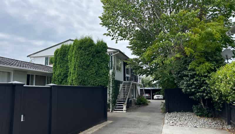 4/40 Leinster Road, Merivale