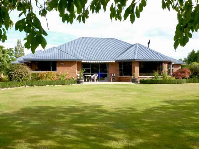 275 Homestead Road, Weston